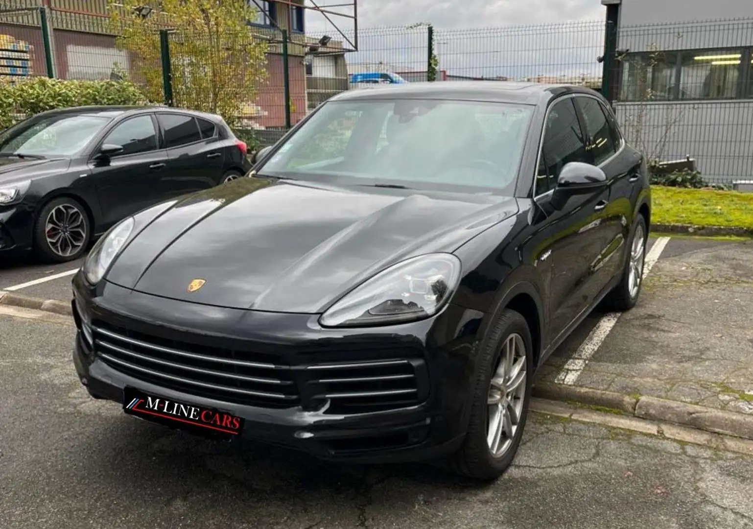 Porsche Cayenne 3.0 V6 462ch E-Hybrid Noir - 1