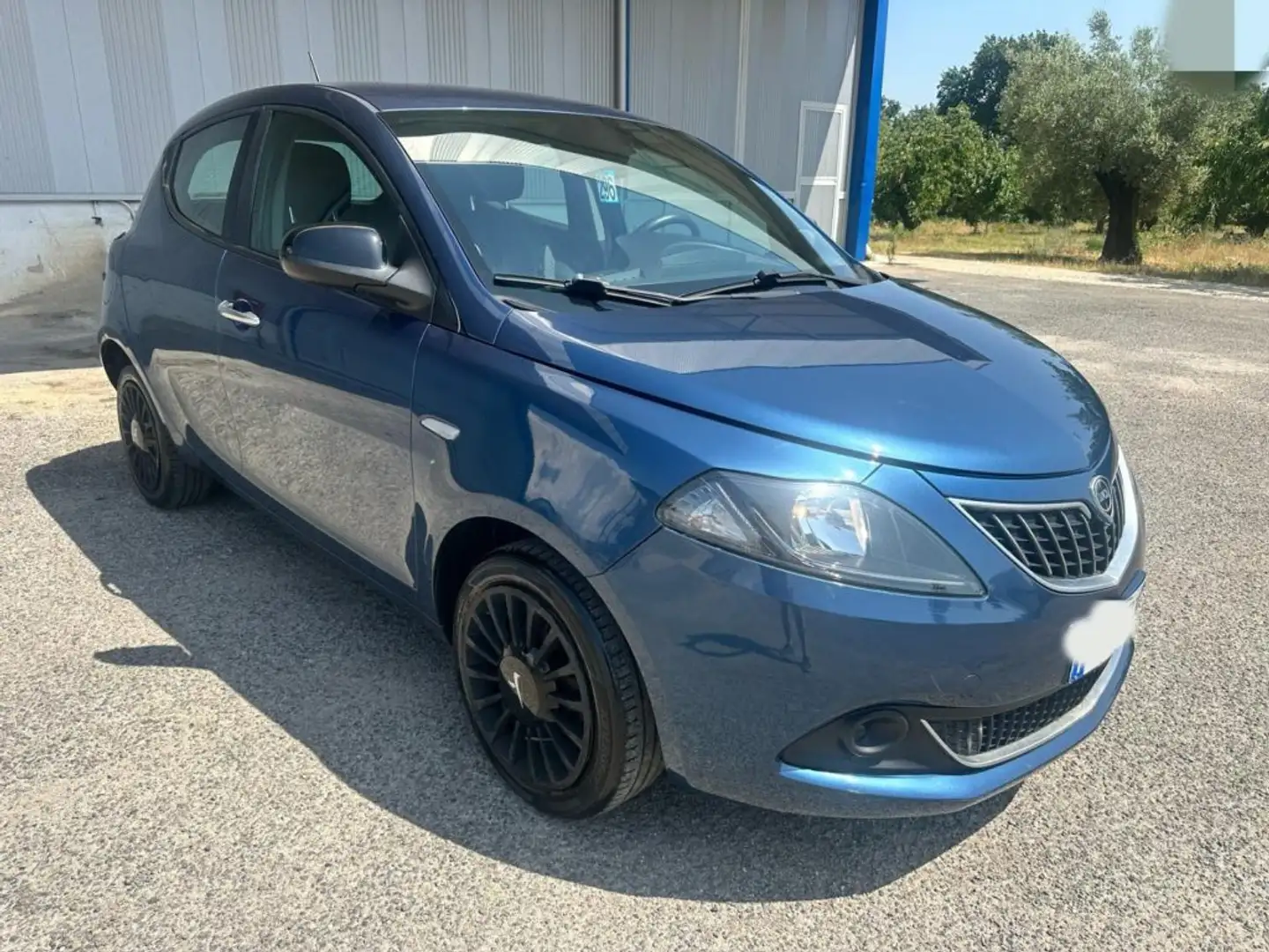 Lancia Ypsilon 1.0 Hybrid Ecochic silver Blauw - 1