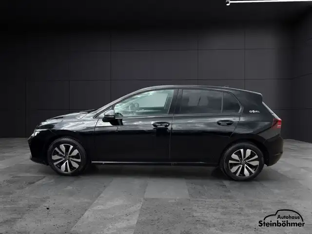 Volkswagen Golf view 3