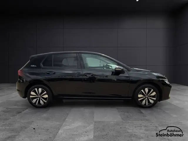 Volkswagen Golf view 9