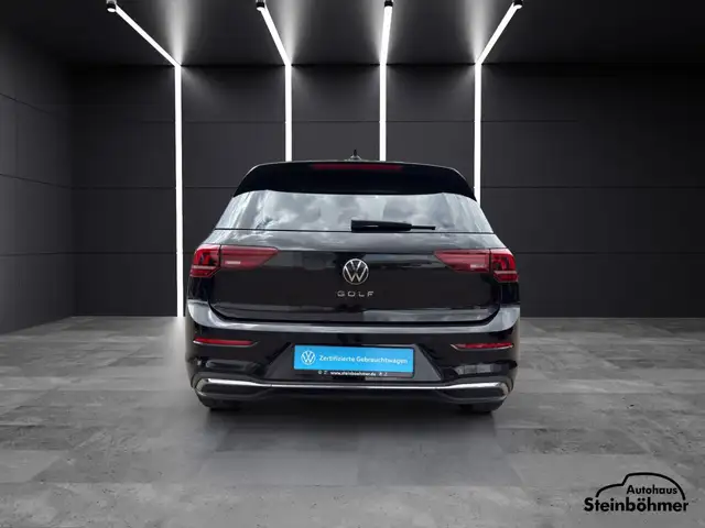 Volkswagen Golf view 5