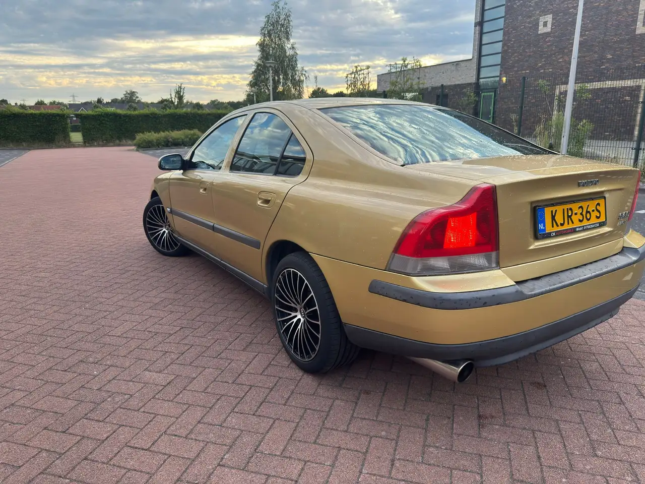 Volvo S60 2.3 T-5, foto 7