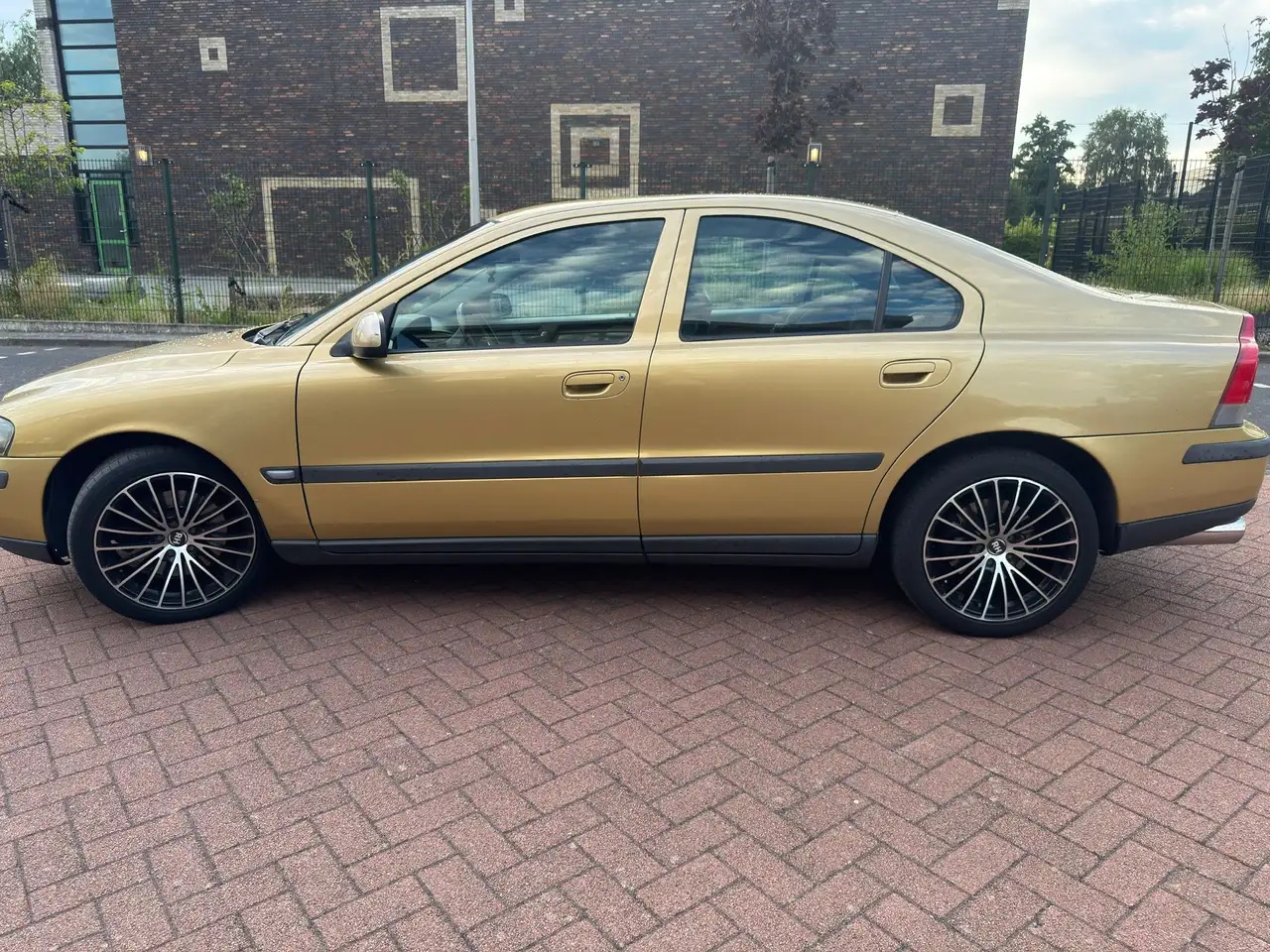 Volvo S60 2.3 T-5, foto 8