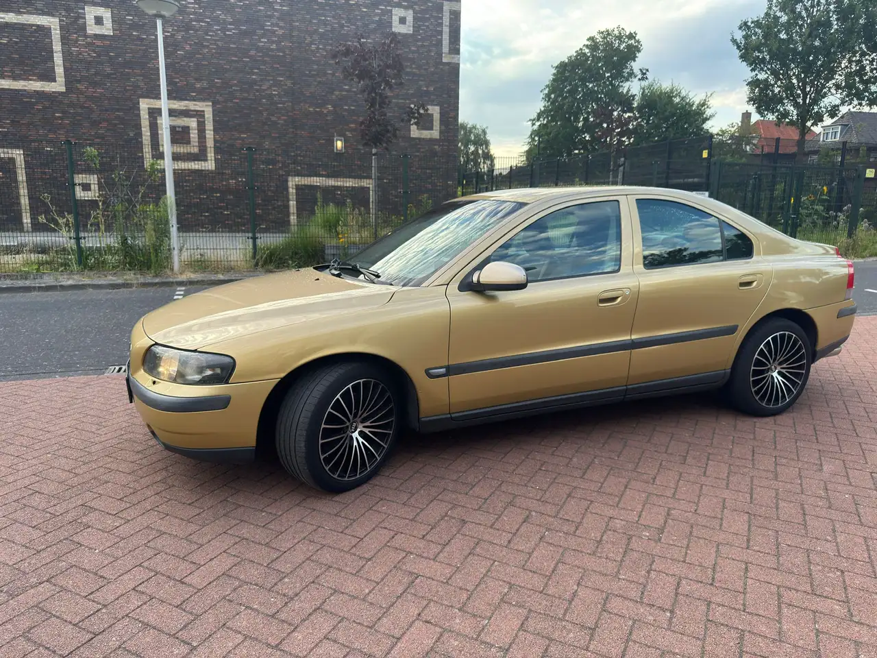 Volvo S60 2.3 T-5, foto 2