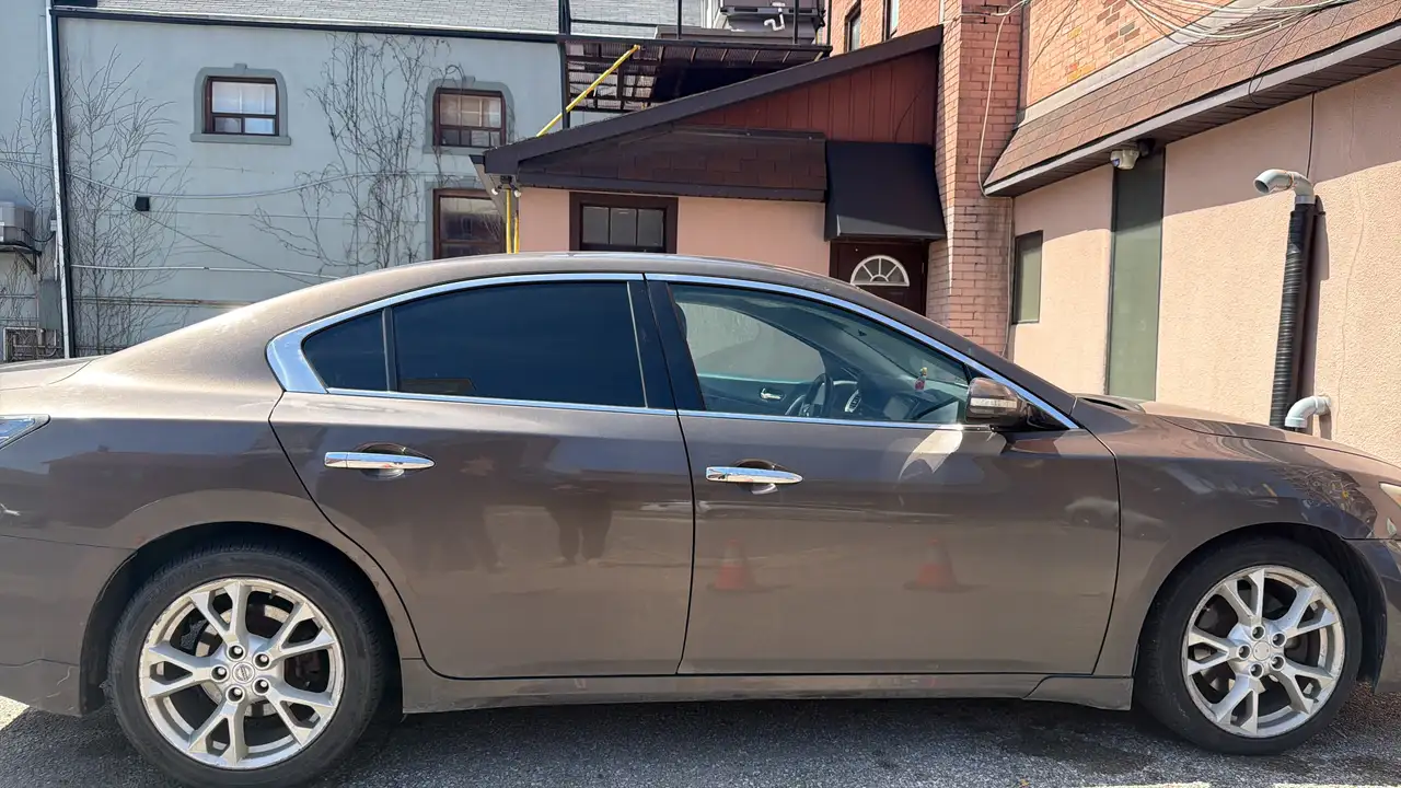 Nissan Maxima снимка Nissan Maxima