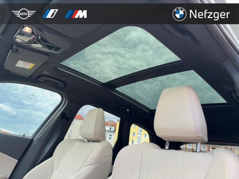 BMW X1 xDrive23i M Sport Park-Assistent HUD H&K PANO — photo 15