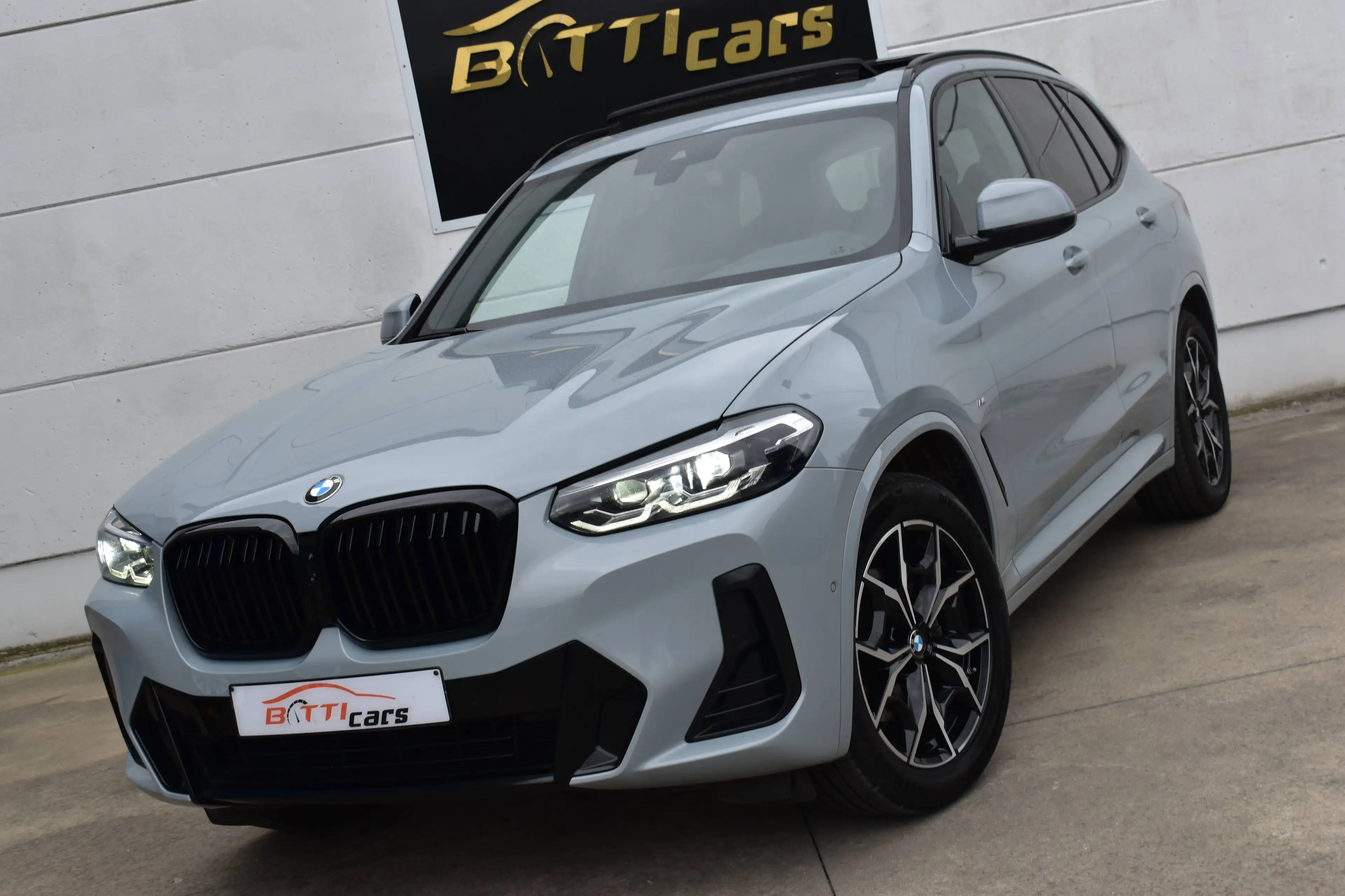 BMW X3 X3 sDrive18dA MHEV || M-sport || pano-dak || Camera