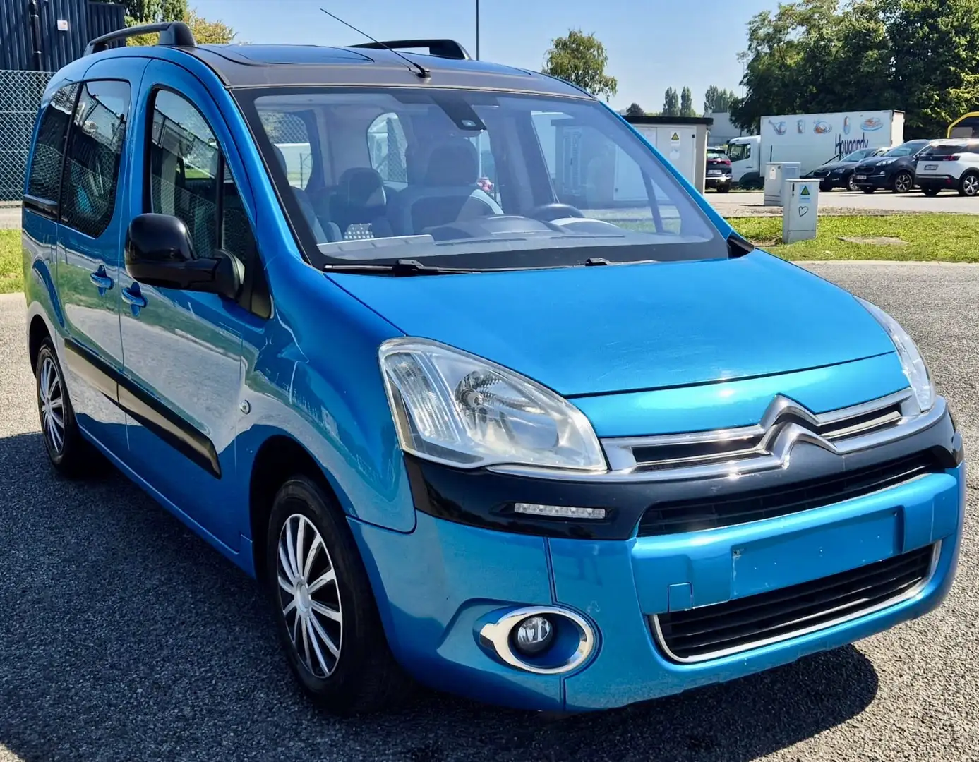 Citroen Berlingo 1.6d 92 Pack Luxe toit pano clim digitale 235000km - 1