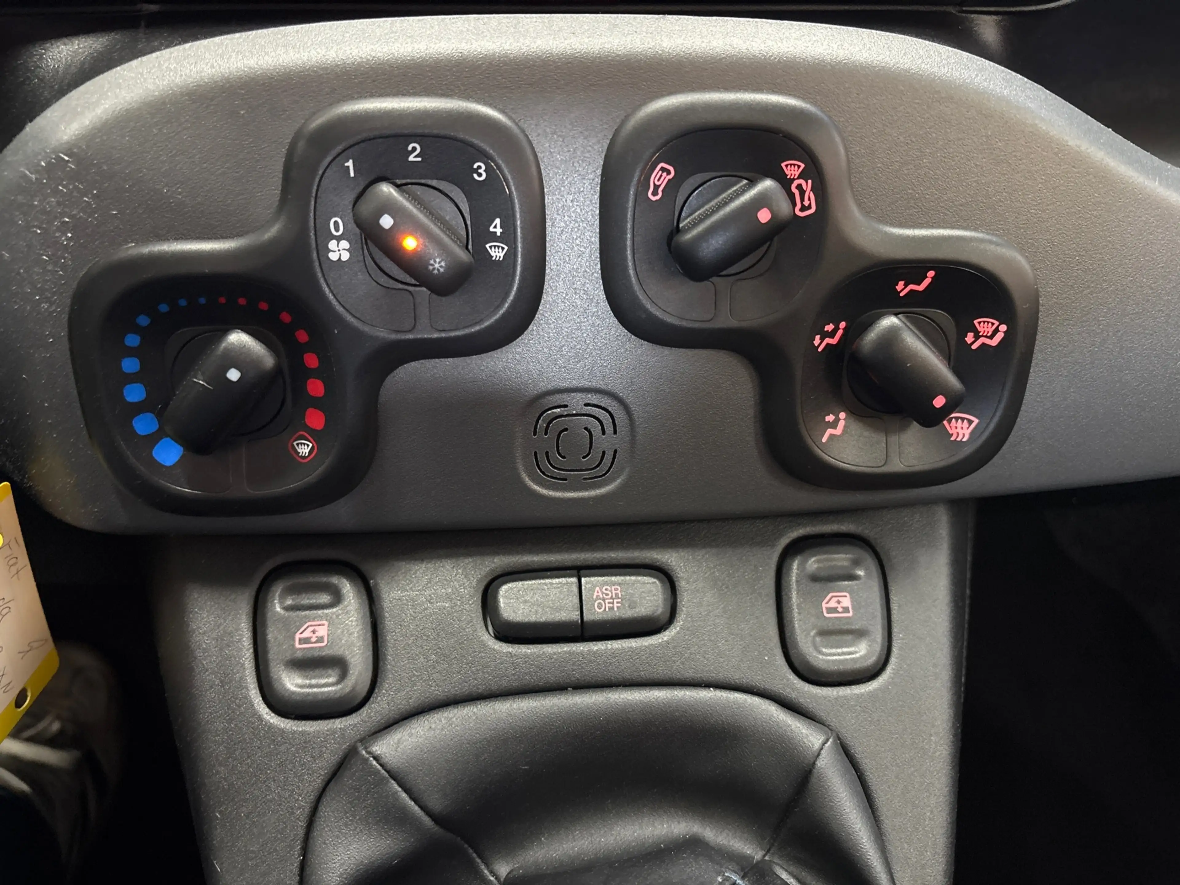 Fiat Panda 1.0 Hybrid City Life — photo 17