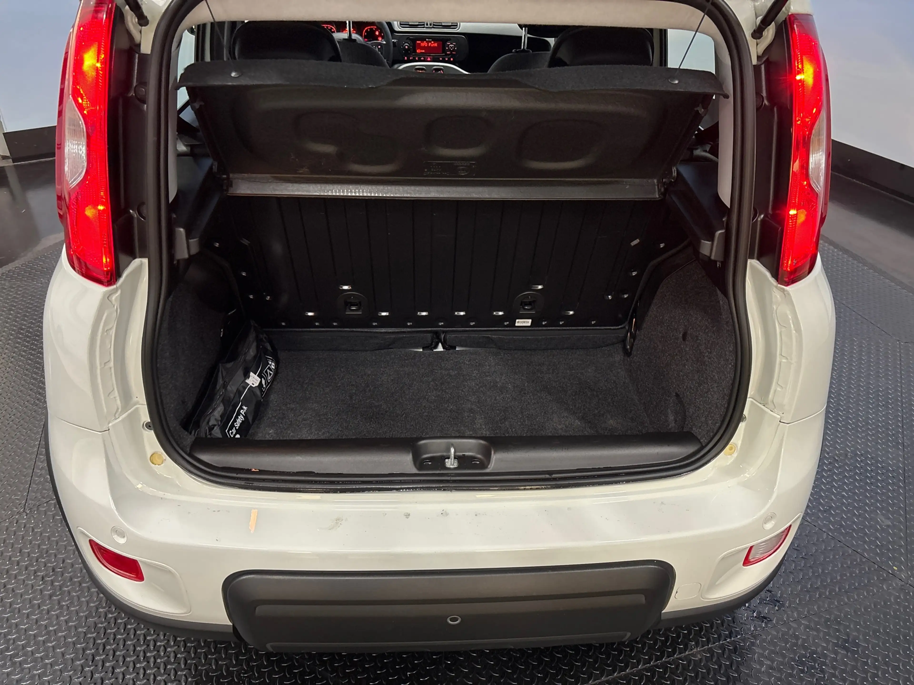 Fiat Panda 1.0 Hybrid City Life — photo 13