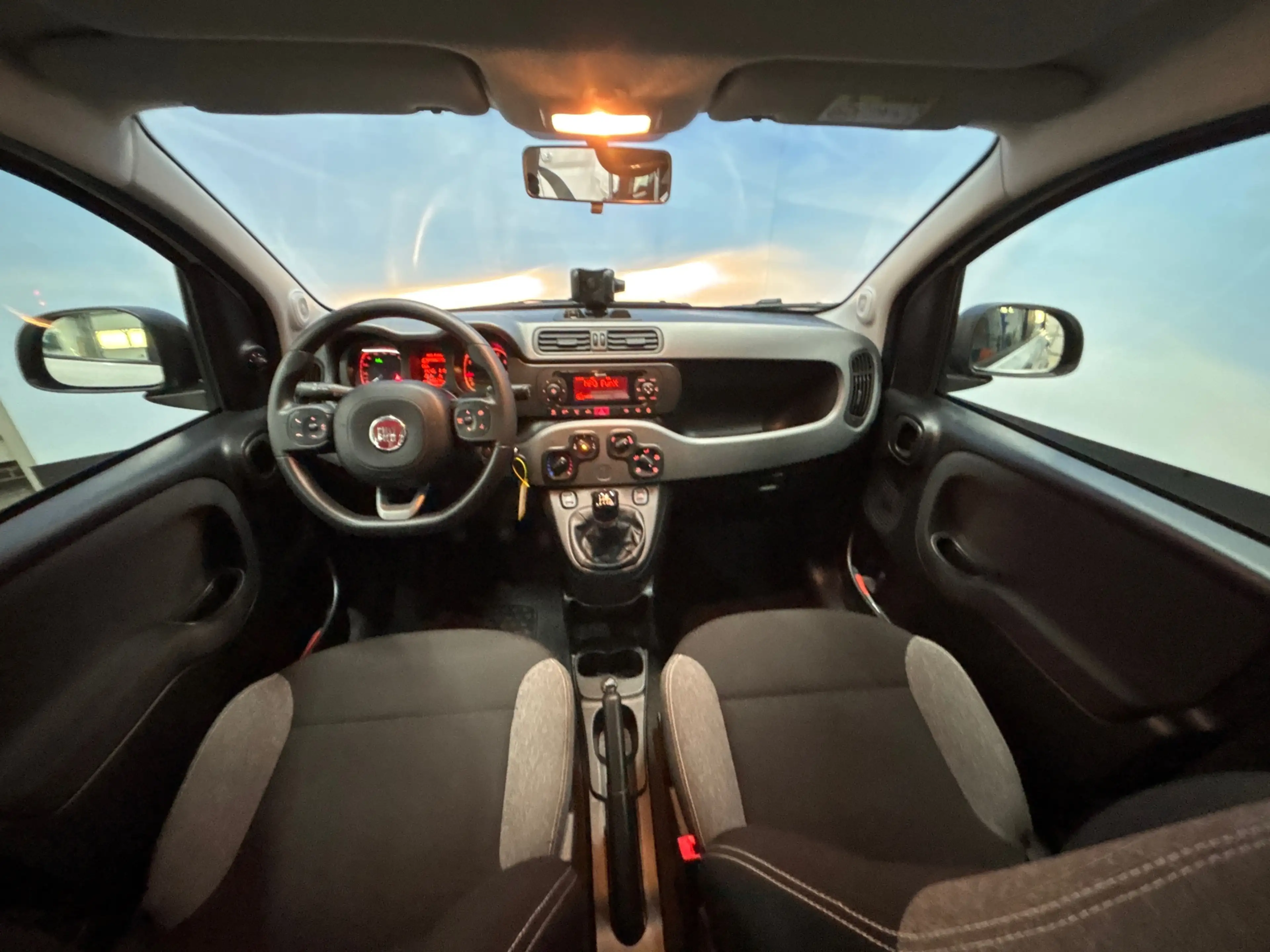 Fiat Panda 1.0 Hybrid City Life — photo 2