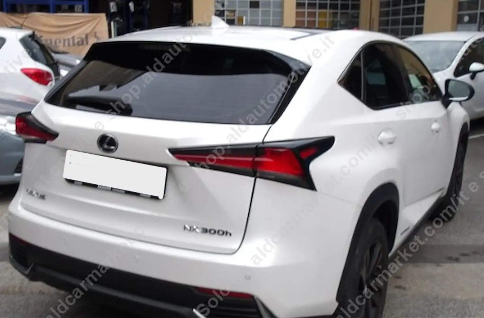 Lexus NX 300 300h F Sport 4WD Biały - 2