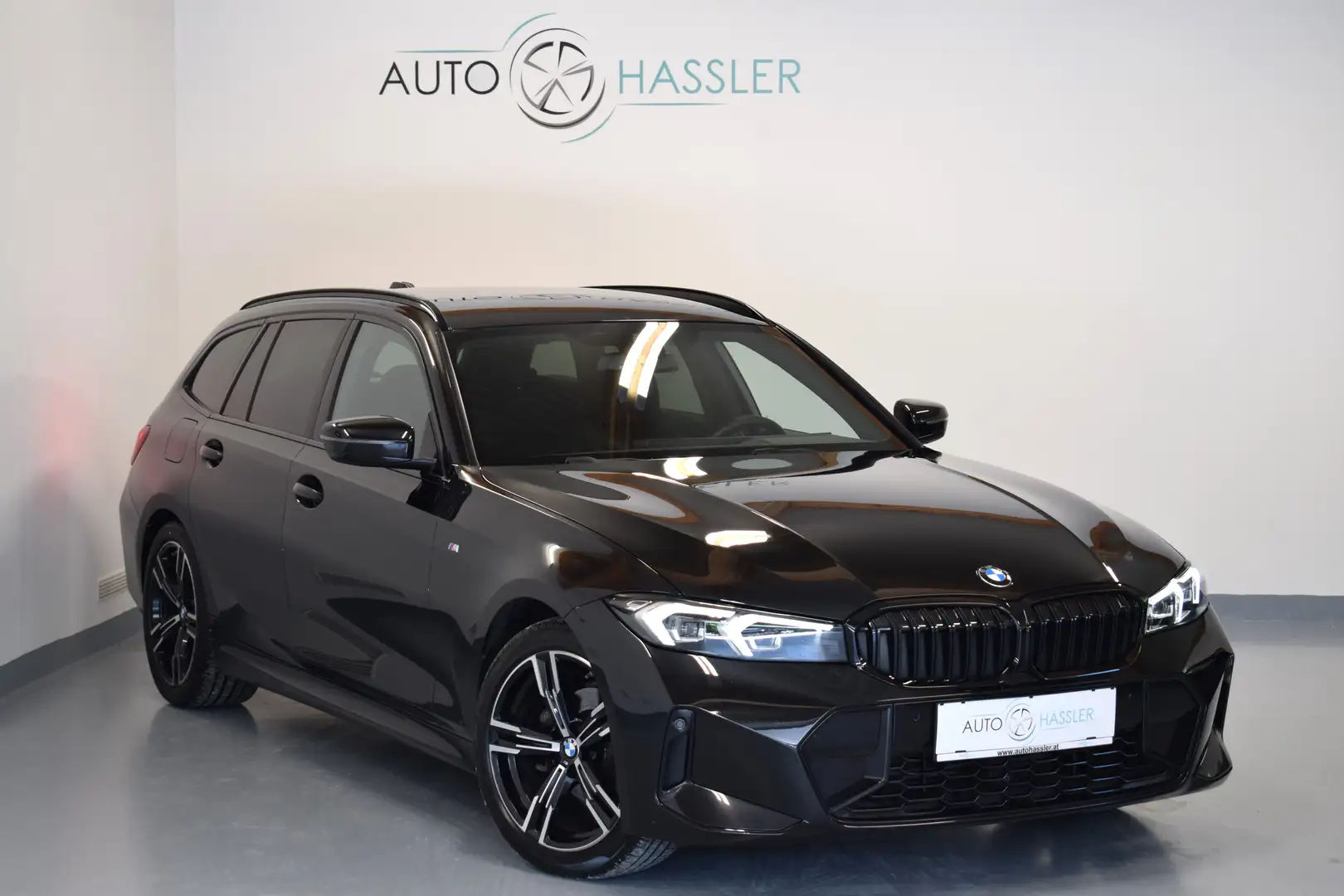 BMW 318 d Touring M-Sport Aut. Schwarz - 2