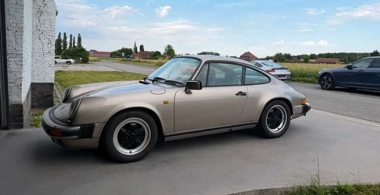 Porsche 911 Carrera 3.2 Coupé Platine Metallic, foto 6