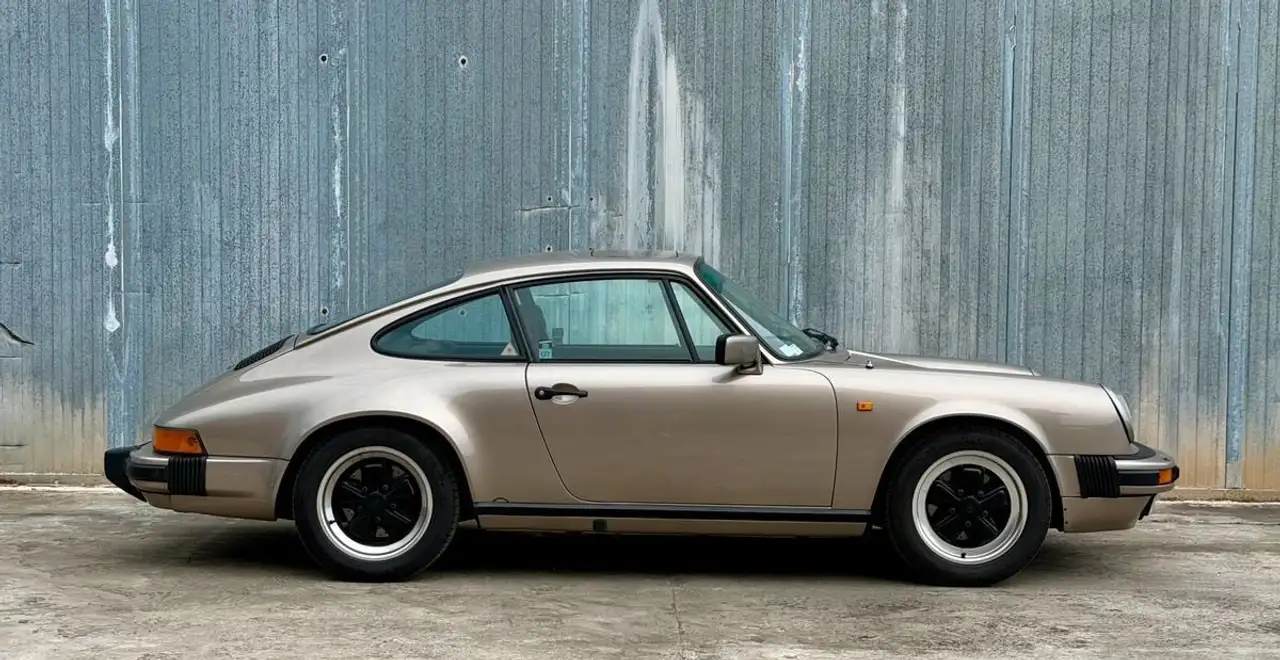 Porsche 911 Carrera 3.2 Coupé Platine Metallic, foto 1