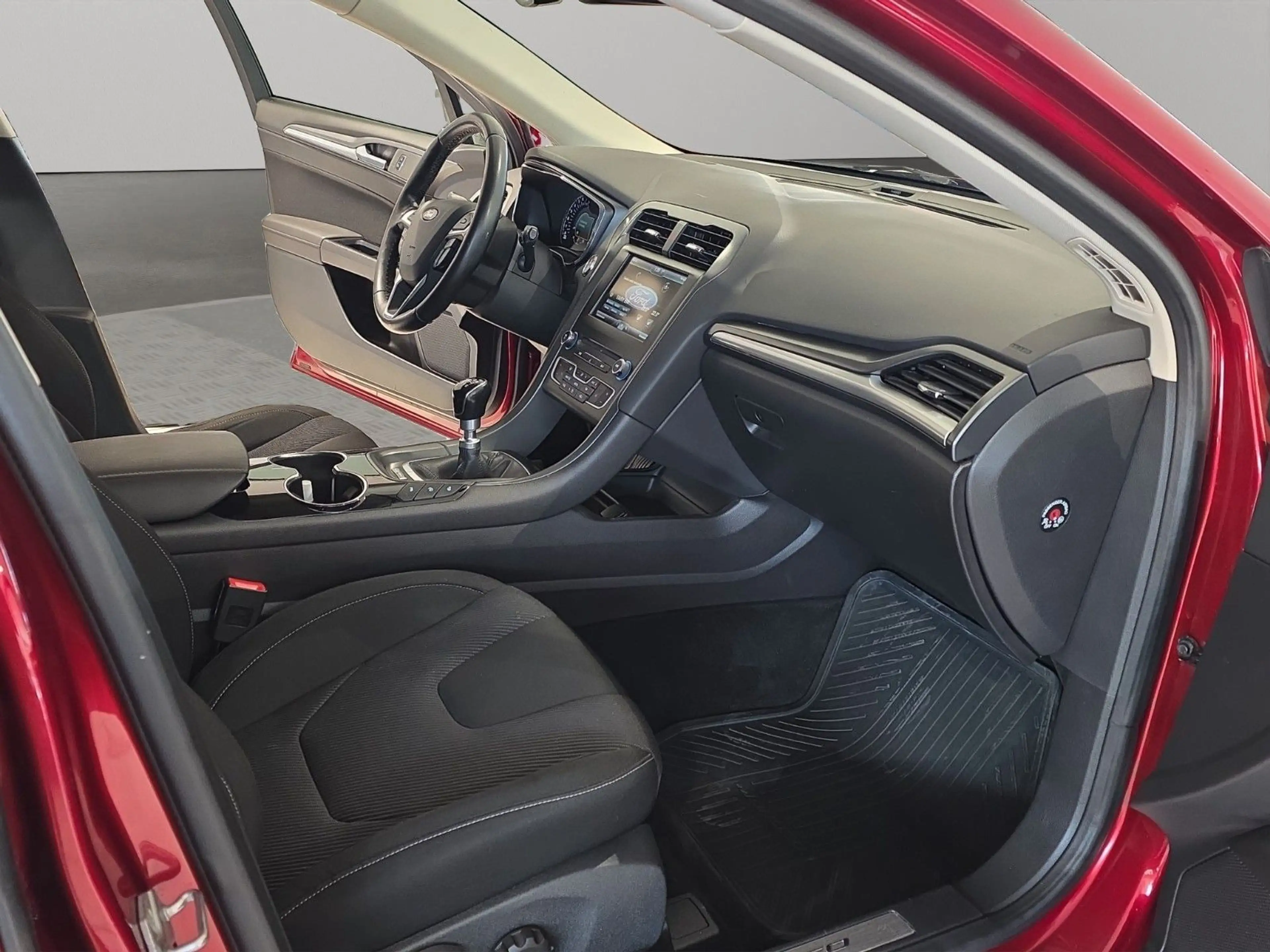 Ford Mondeo 1.5 TITAN PARK BT NAV KLIMA SPUR TEMP SHZ — photo 11