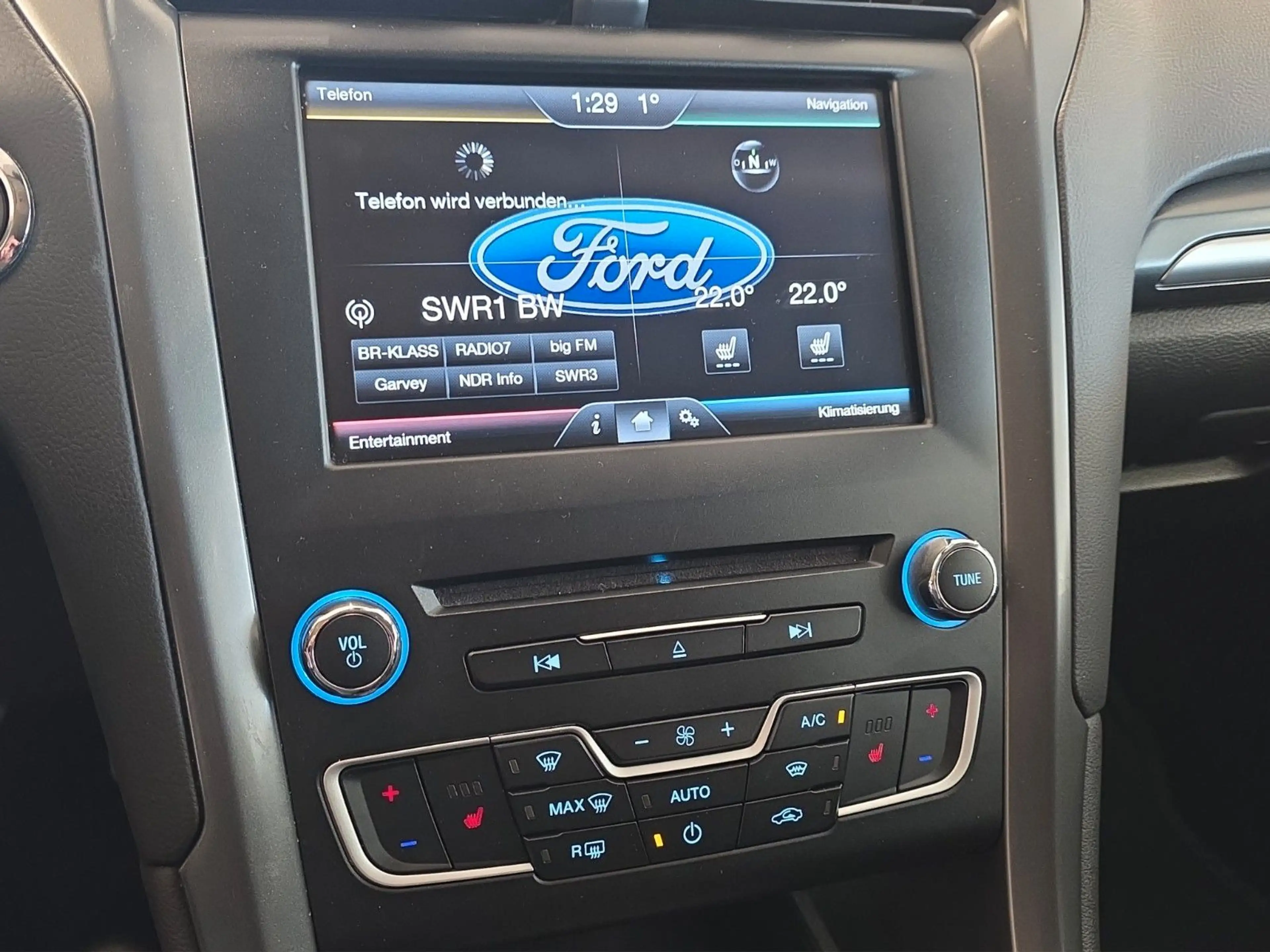Ford Mondeo 1.5 TITAN PARK BT NAV KLIMA SPUR TEMP SHZ — photo 14