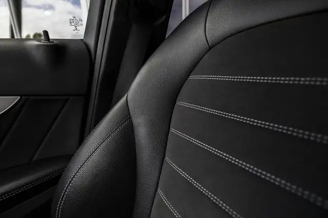Mercedes-Benz C-Class view 11