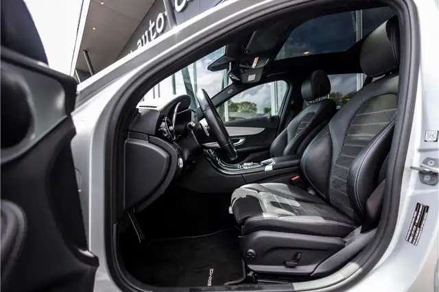 Mercedes-Benz C-Class view 9