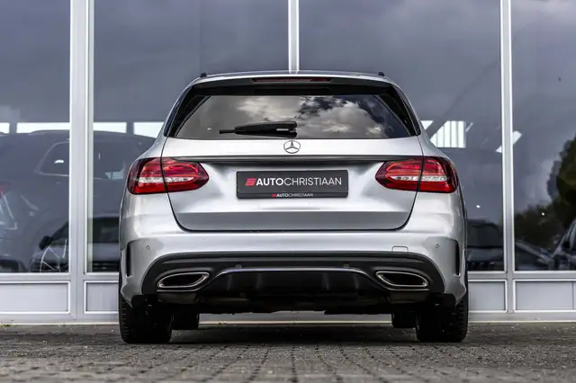 Mercedes-Benz C-Class view 4