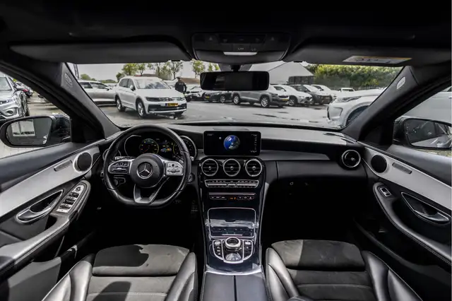 Mercedes-Benz C-Class view 6