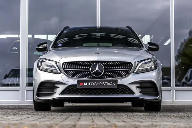 Mercedes-Benz C-Class view 3