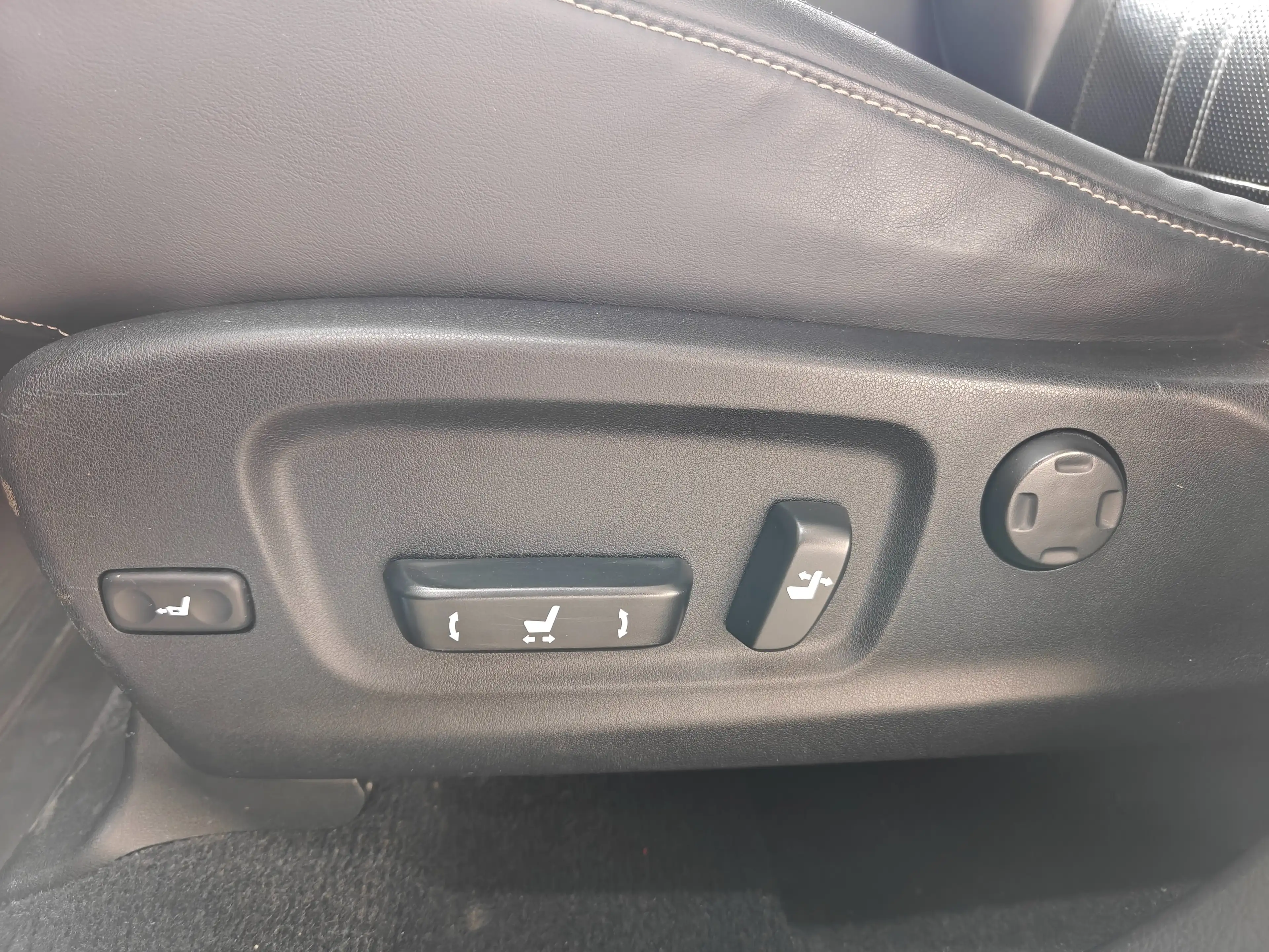 Lexus RX 450h RX 450h (hybrid) Luxury Line — photo 12