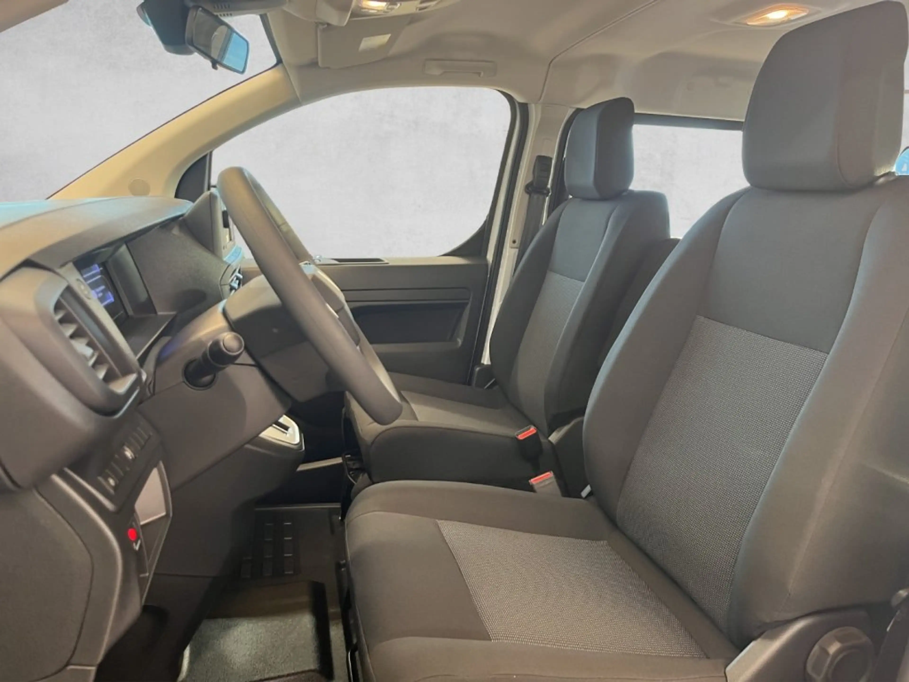 Peugeot Expert Kombi L2 BHDI 180 EAT8 8-Sitze — photo 9