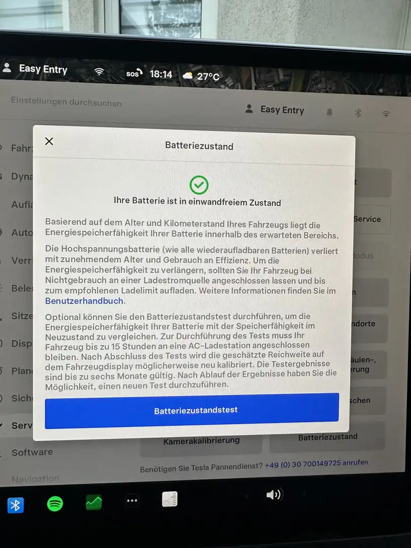 Tesla Model Y Standard Schwarz - 2
