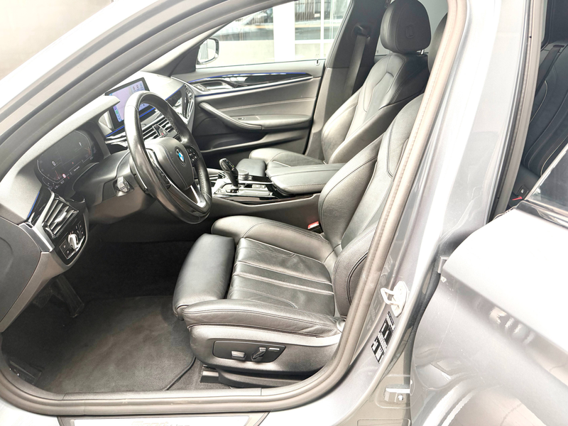 BMW 518 dA Touring Sport Edition "167.000Km" Carnet Complet BMW Euro 6d — photo 9