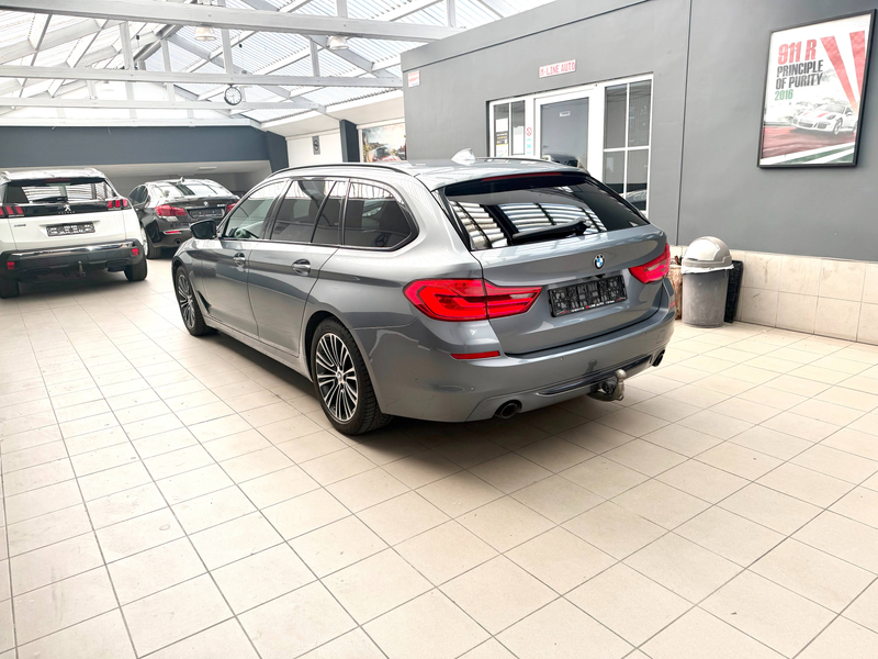 BMW 518 dA Touring Sport Edition "167.000Km" Carnet Complet BMW Euro 6d — photo 6
