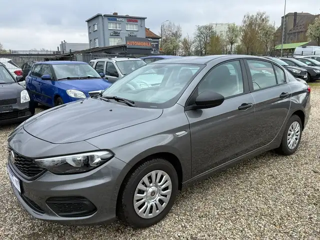 Fiat Tipo 1.4 wenig Kilometer/Klima/PDC/SR+WR/TÜV neu