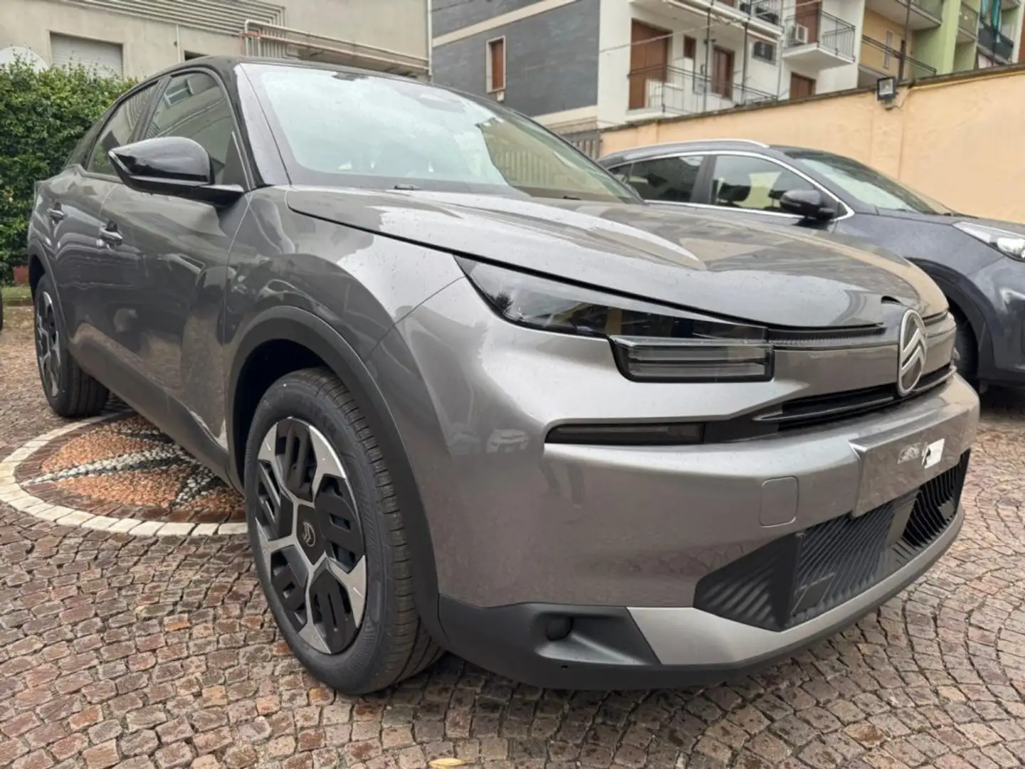 Citroen C4 Hybrid 145 e-DCS6 Plus Grigio - 2