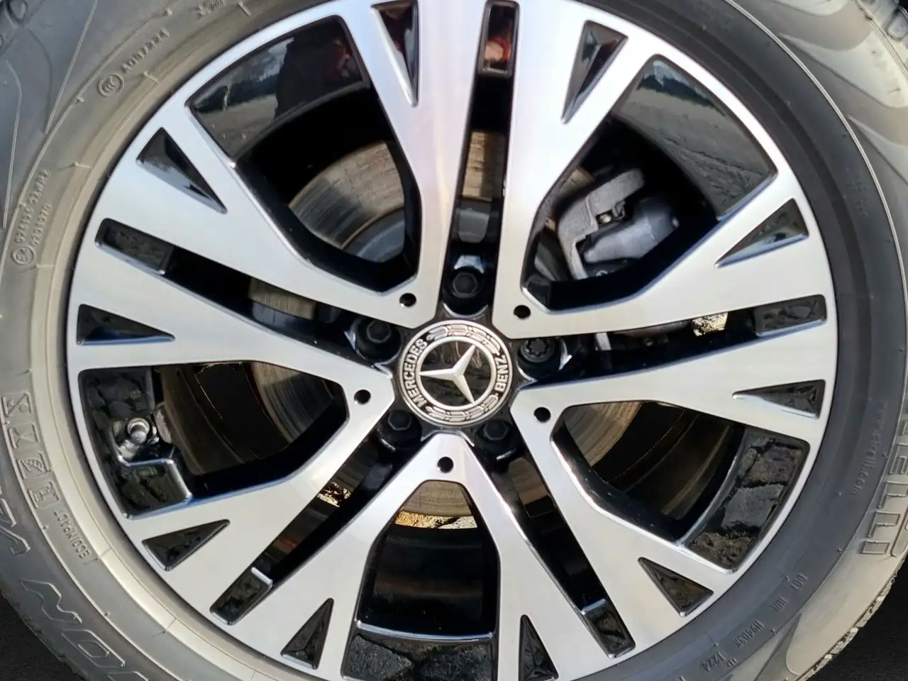 Mercedes-Benz GLB 200 NAV MBUX LED TEMP TOUCHPAD SHZ PDC APA SOMMER 12