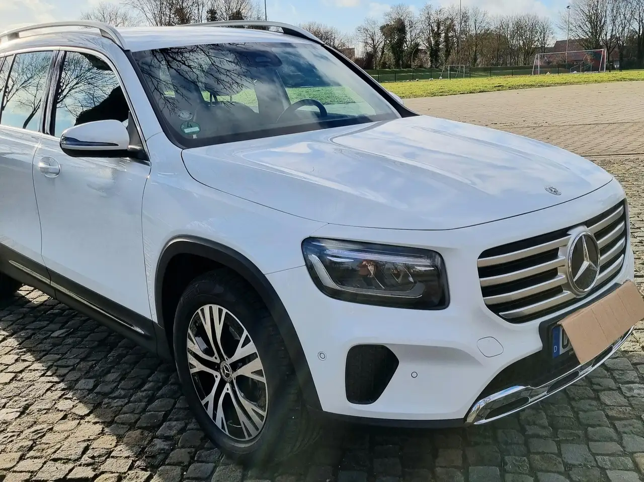 Mercedes-Benz GLB 200 NAV MBUX LED TEMP TOUCHPAD SHZ PDC APA SOMMER 4