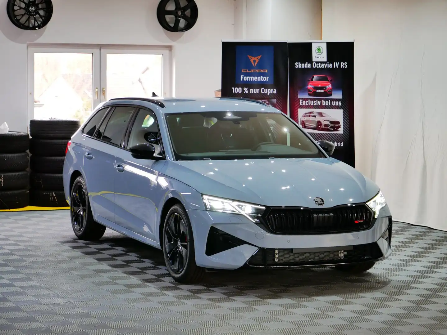 Skoda Octavia Combi 2.0 TSI RS DSG PANO 265 5J GAR Grün - 2