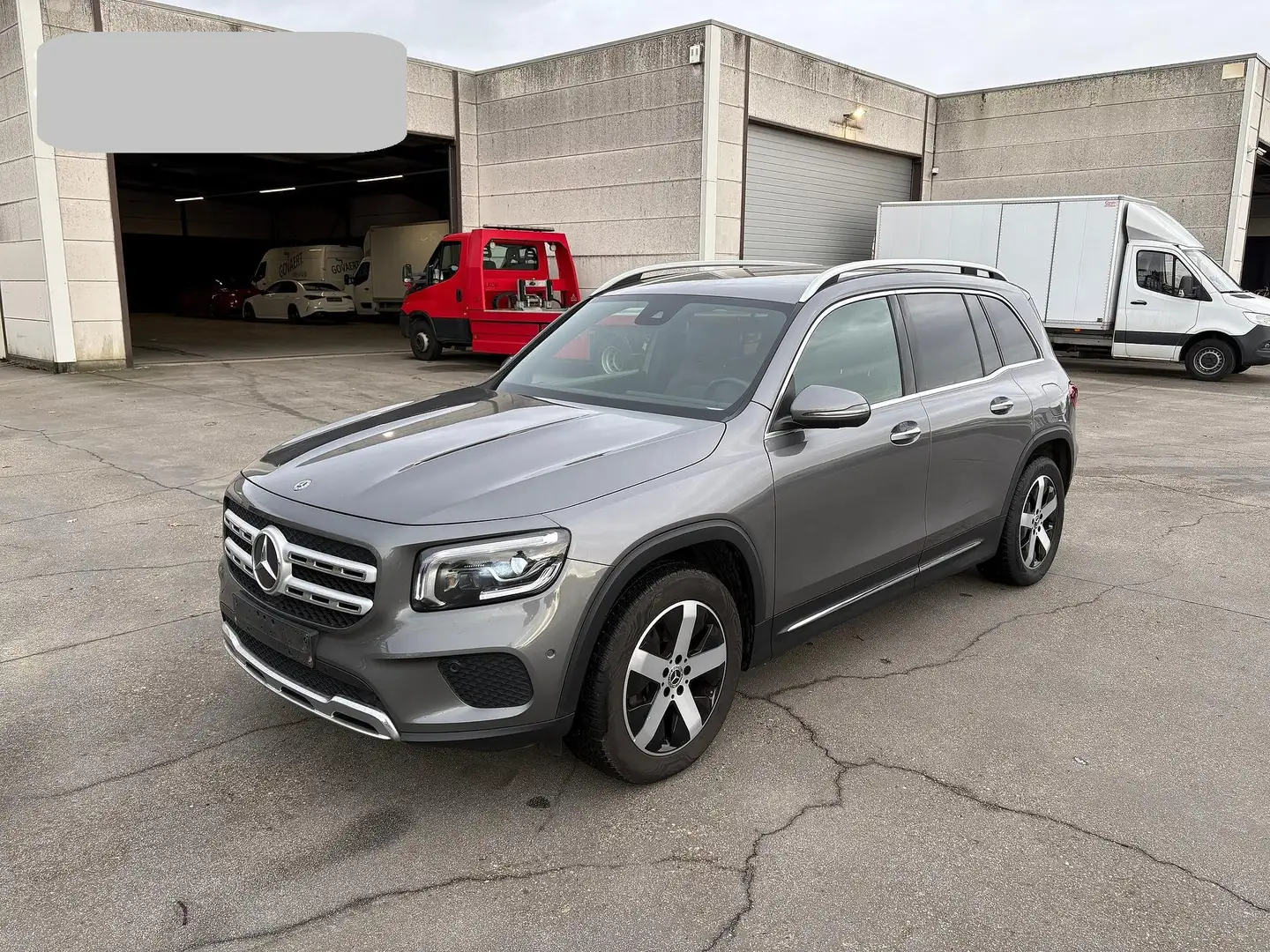 Mercedes-Benz GLB 200 d Grau - 1