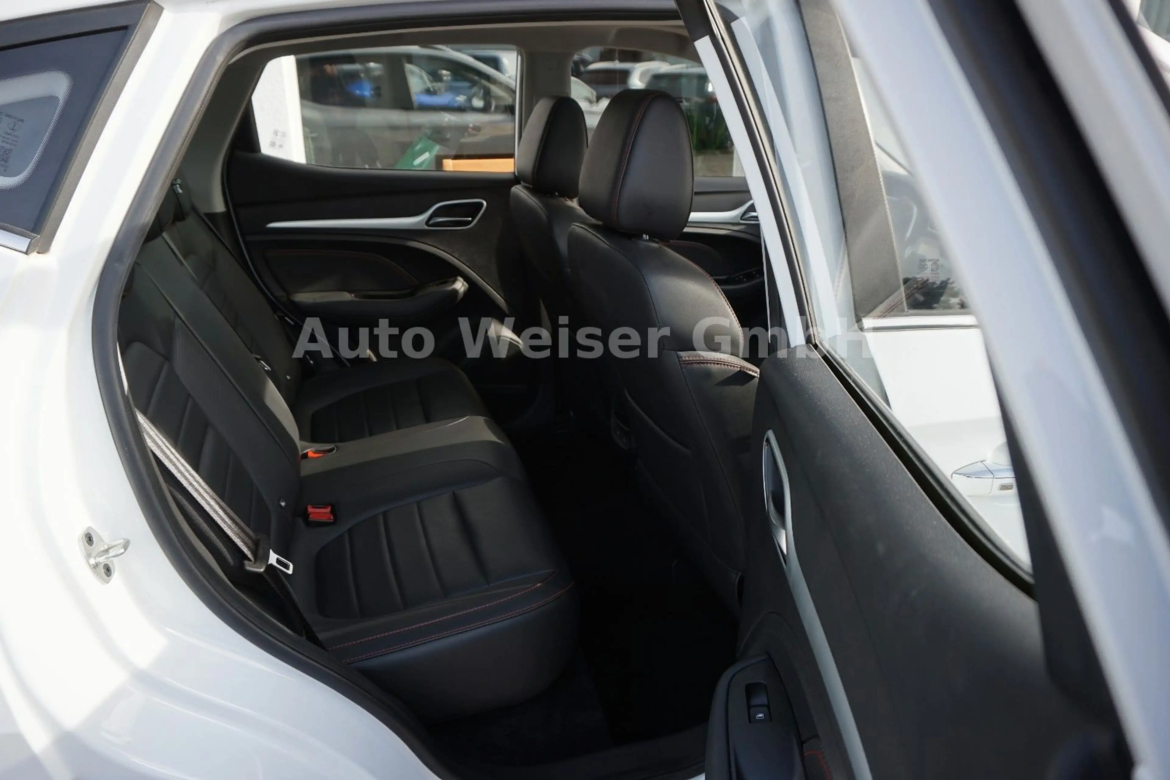 MG ZS Luxury LED Navi 360° Kamera SHZ Pano — photo 15
