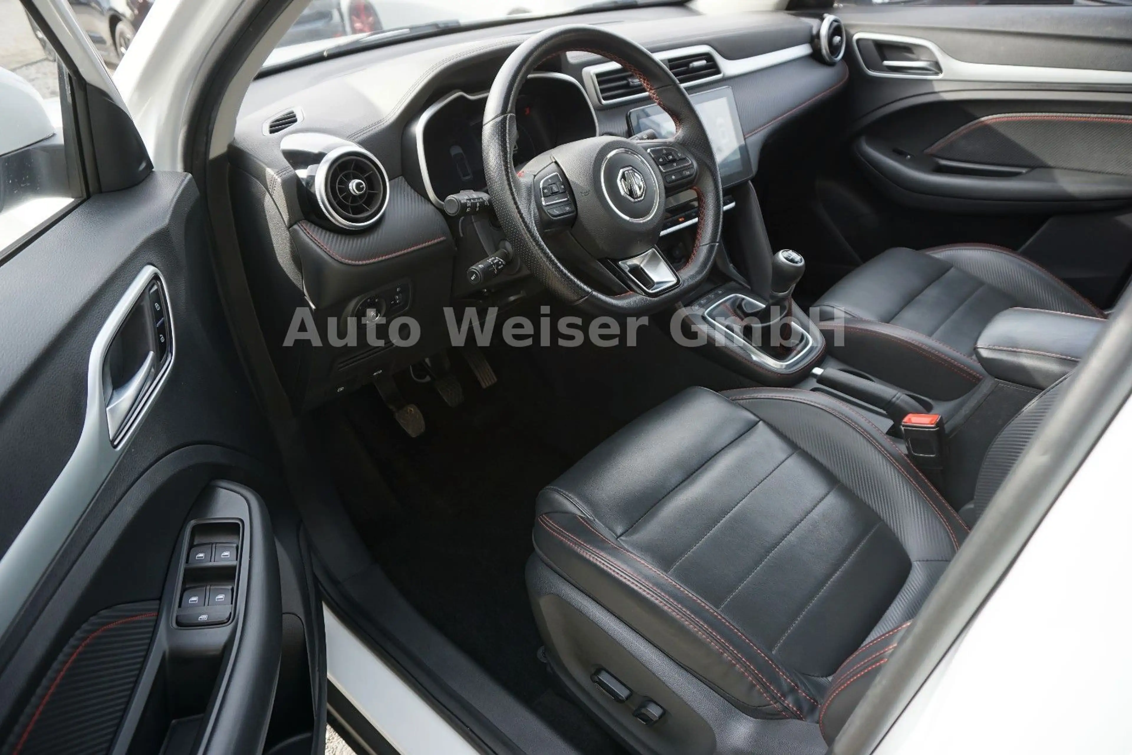 MG ZS Luxury LED Navi 360° Kamera SHZ Pano — photo 11