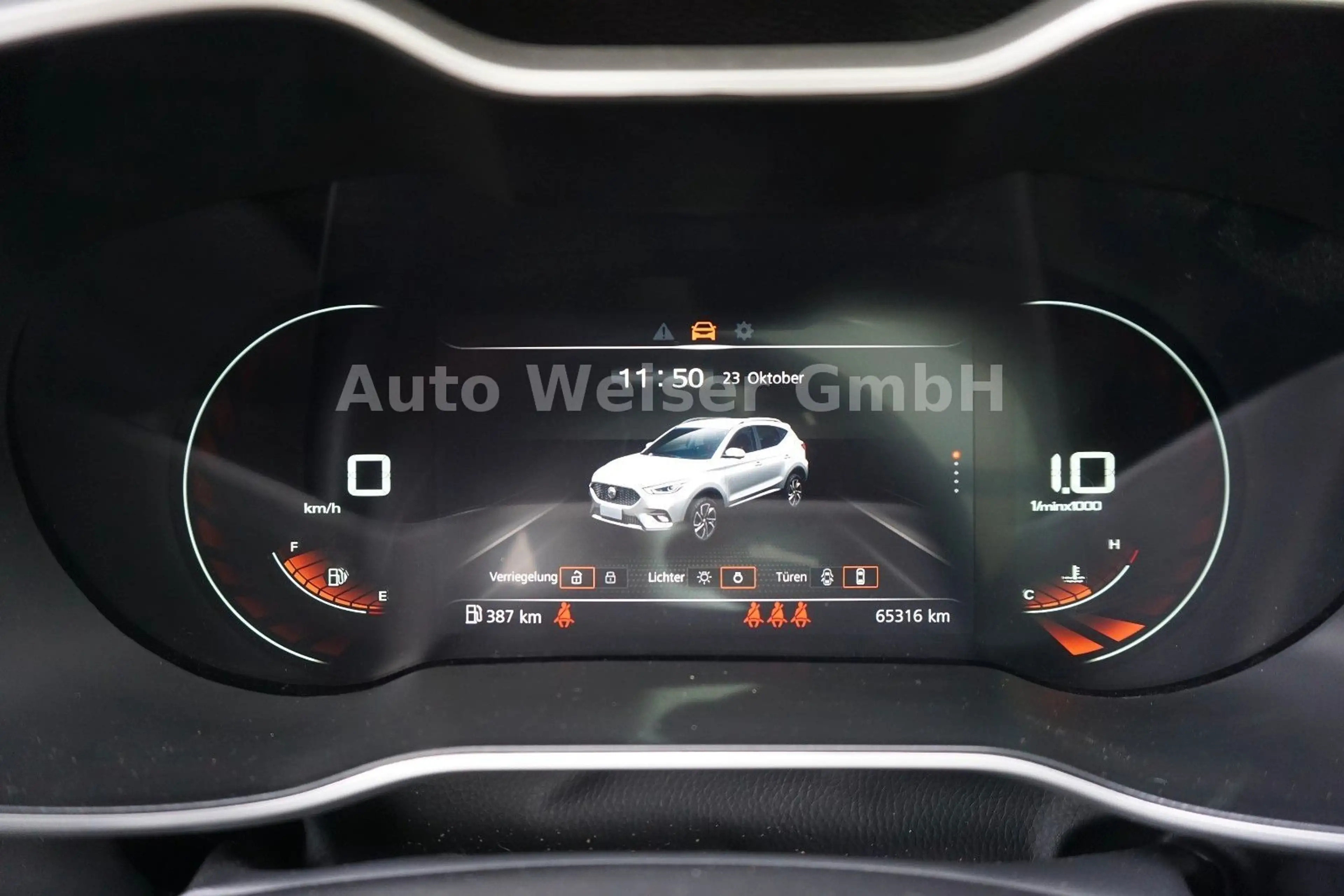 MG ZS Luxury LED Navi 360° Kamera SHZ Pano — photo 14