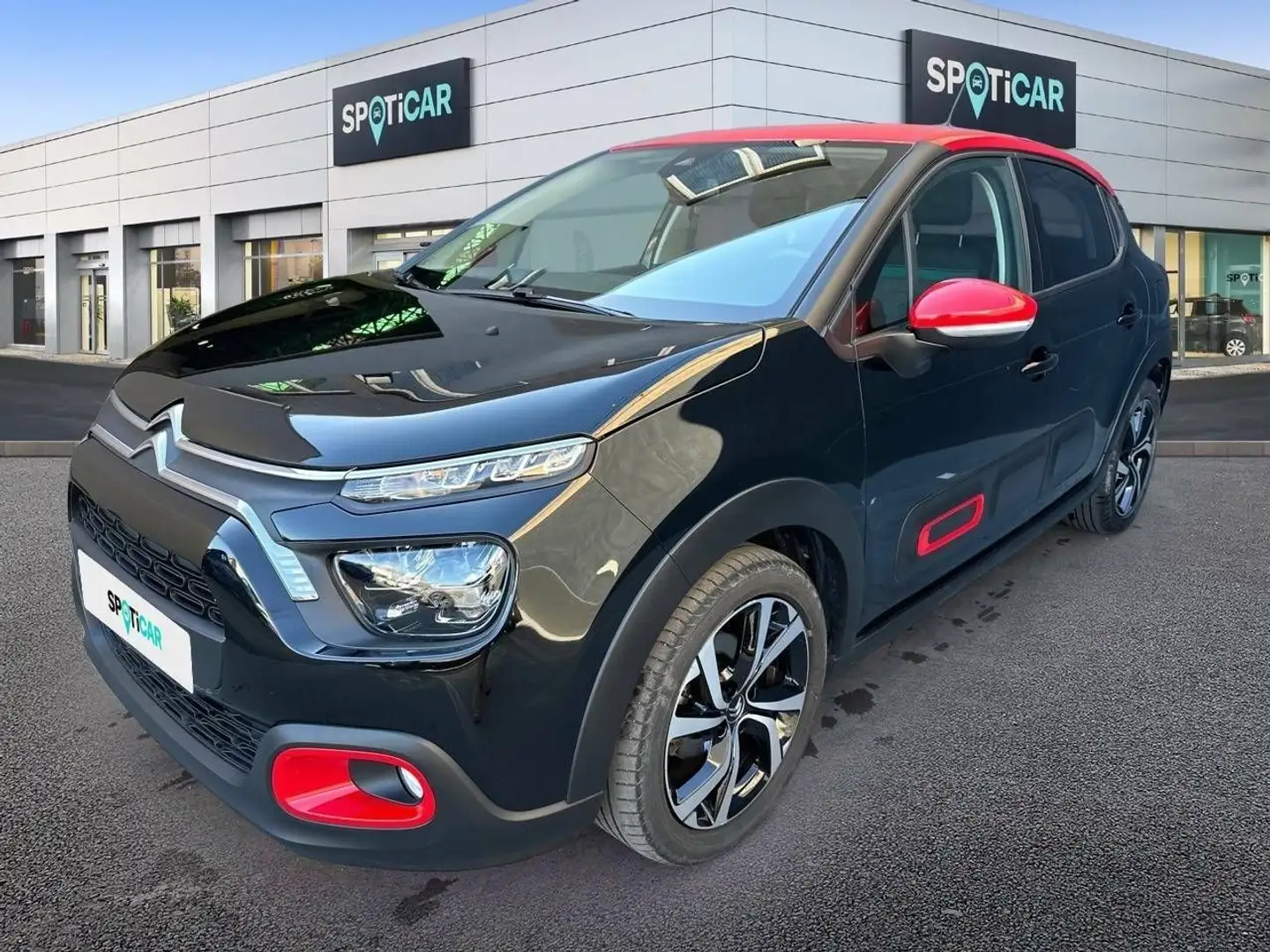 Citroen C3 1.2 PureTech S&S Shine 110 Zwart - 1