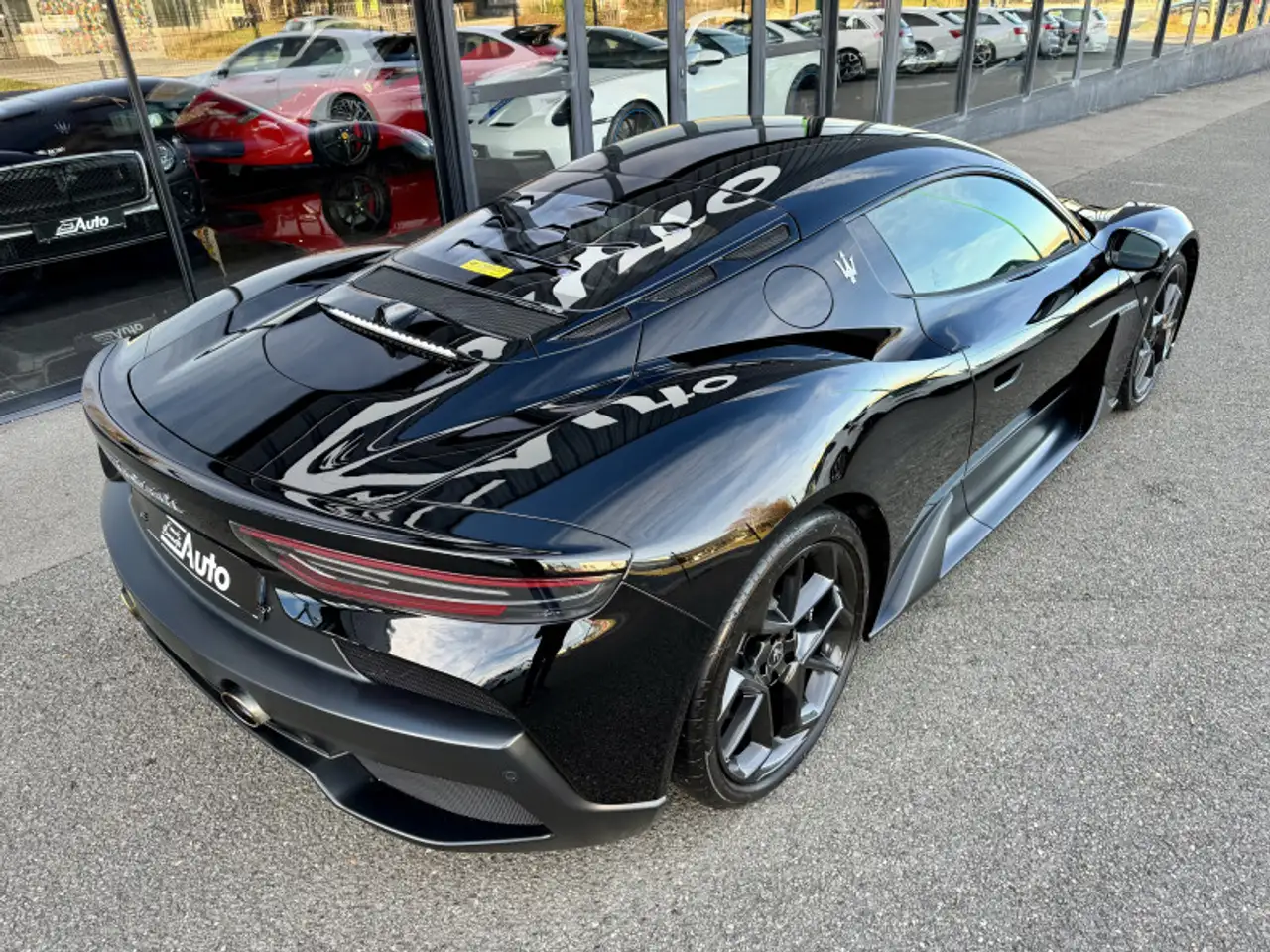 Maserati MC20 2022