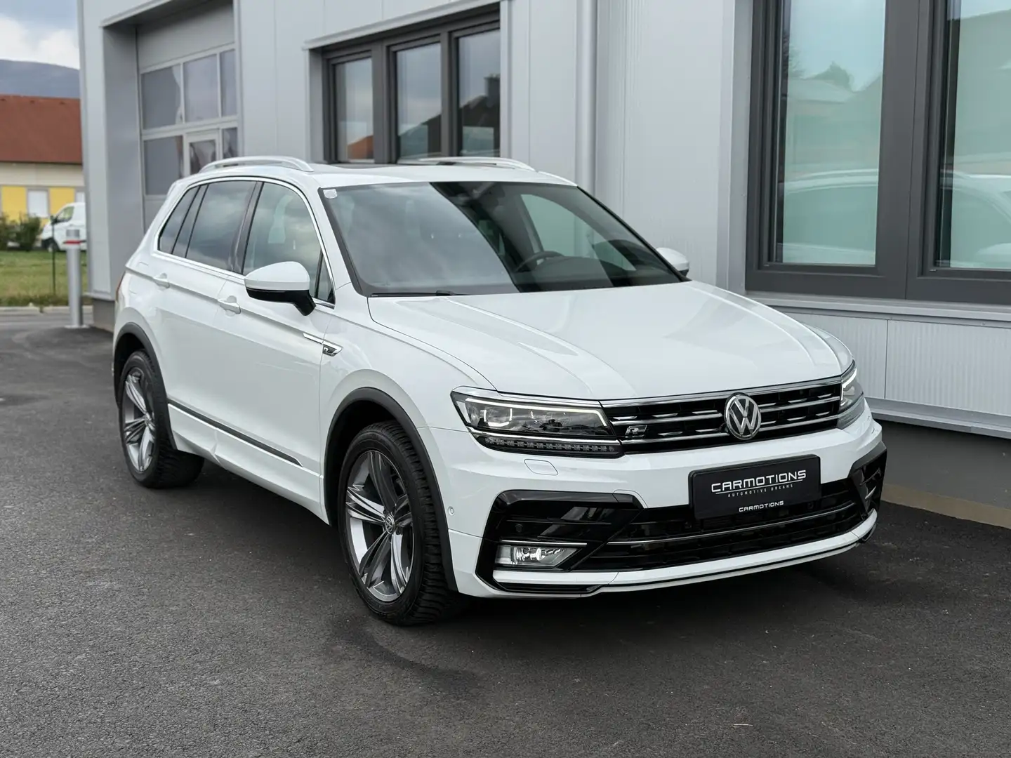 Volkswagen Tiguan 2,0 TDI SCR 4Motion Highline R-Line DSG Weiß - 2