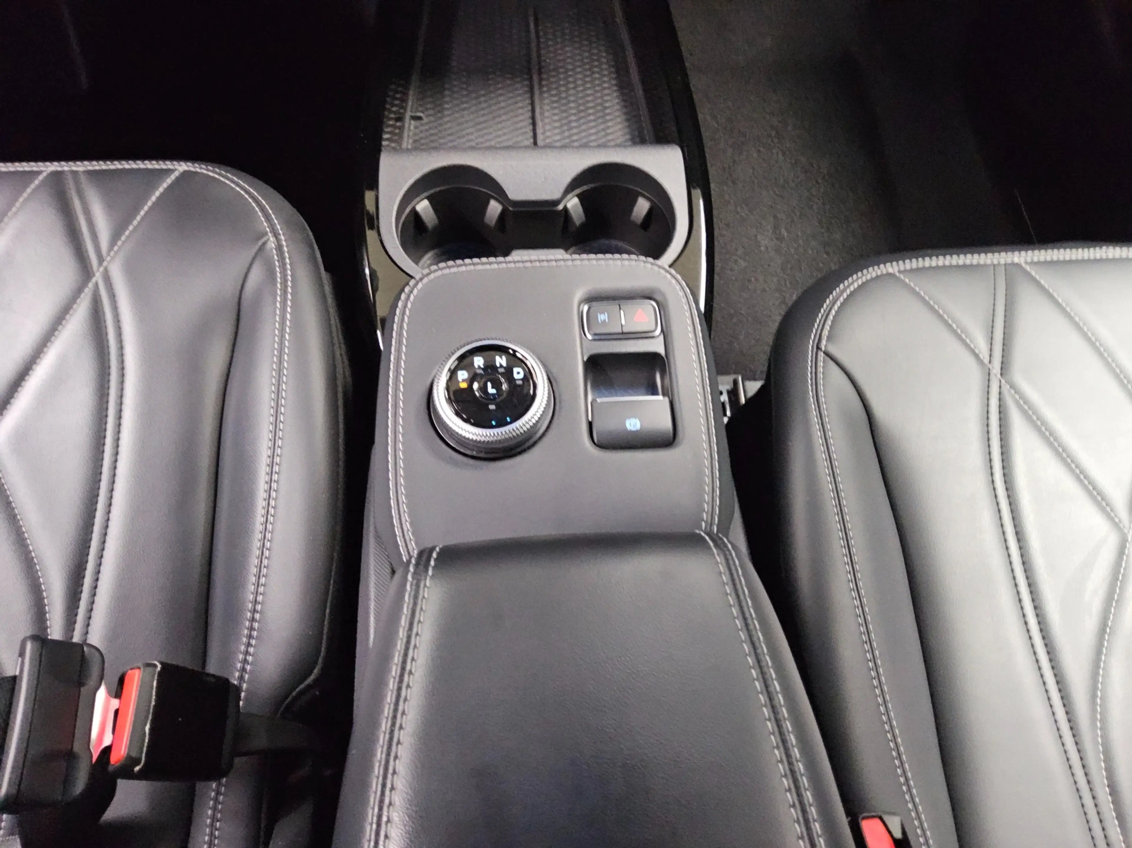 Ford Mustang Mach-E — photo 6