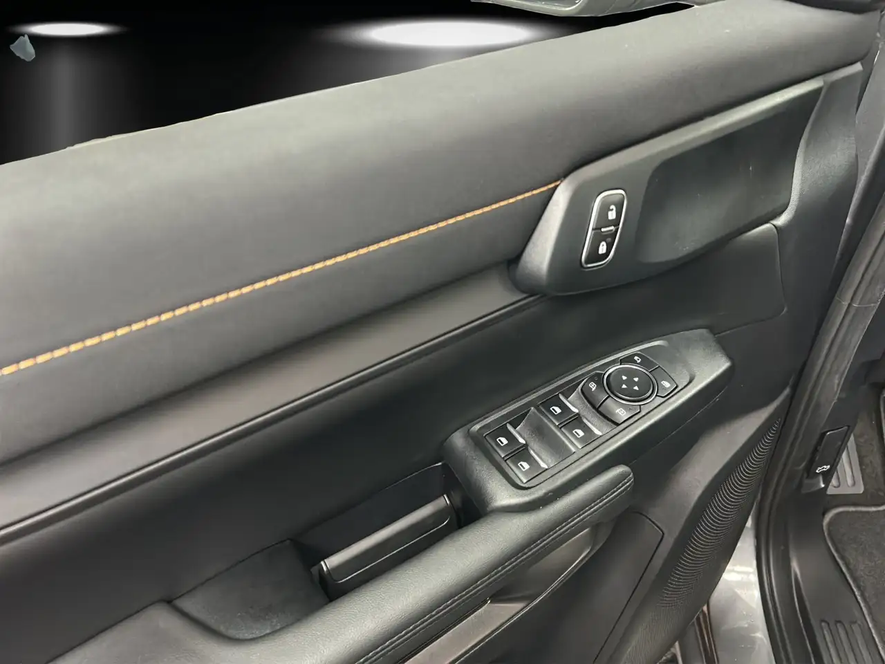 Ford Ranger DoKa Wildtrak X Kom. Pak. Laderaum Roll. 13