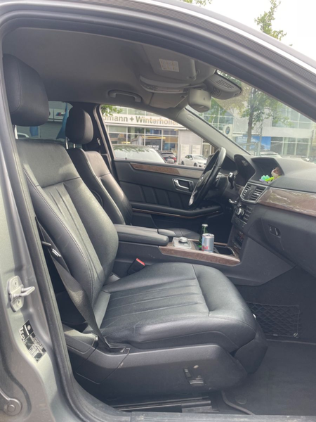 Mercedes-Benz E 350 4MATIC V6 AVANTGARDE — photo 11