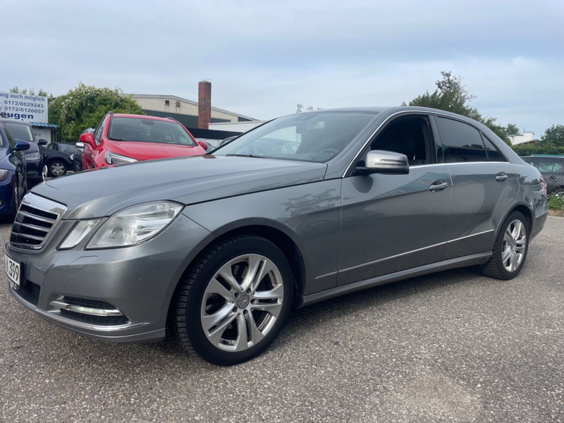 Mercedes-Benz E 350 4MATIC V6 AVANTGARDE — photo 2