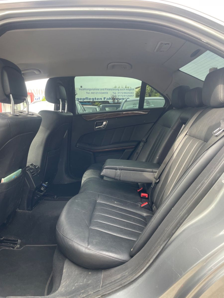 Mercedes-Benz E 350 4MATIC V6 AVANTGARDE — photo 10