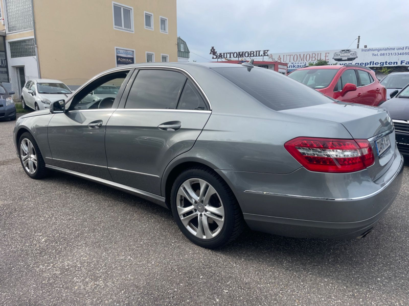 Mercedes-Benz E 350 4MATIC V6 AVANTGARDE — photo 4