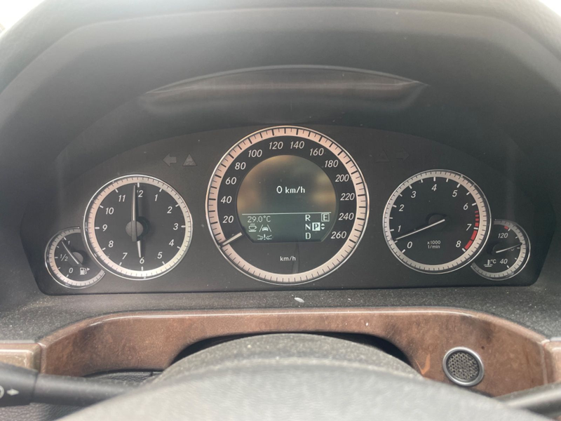 Mercedes-Benz E 350 4MATIC V6 AVANTGARDE — photo 14